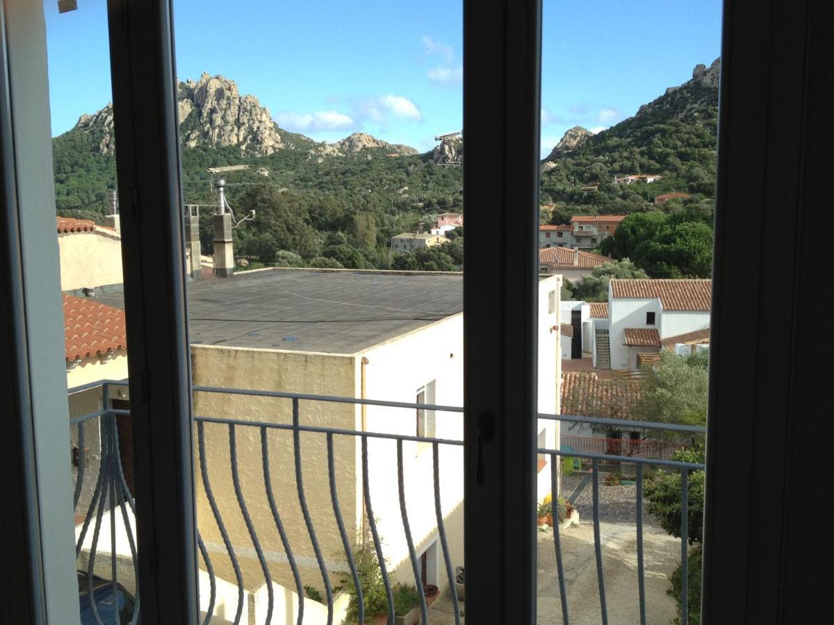 Antica Dimora La Corona San Pantaleo Bagian luar foto
