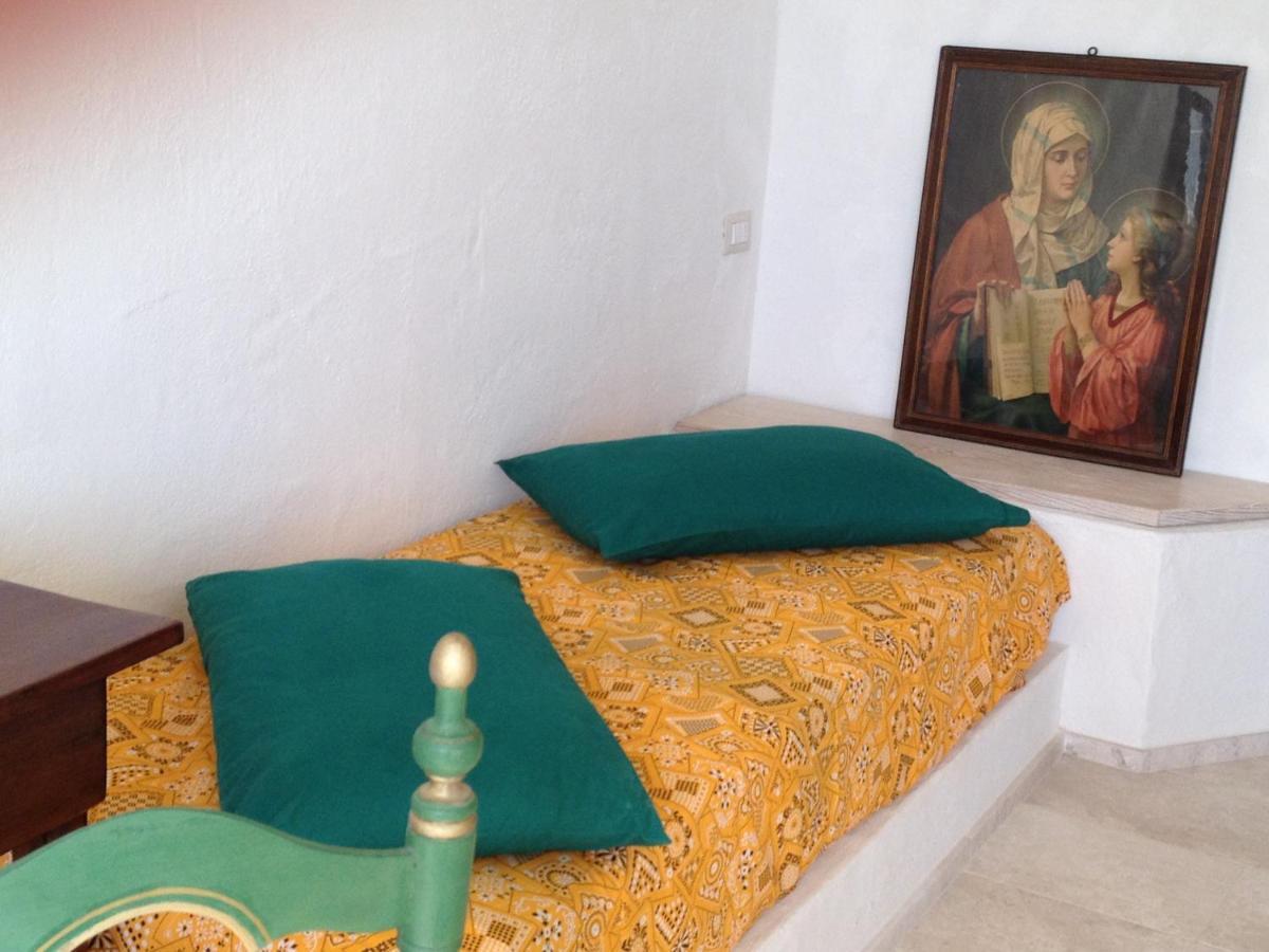 Antica Dimora La Corona San Pantaleo Bagian luar foto