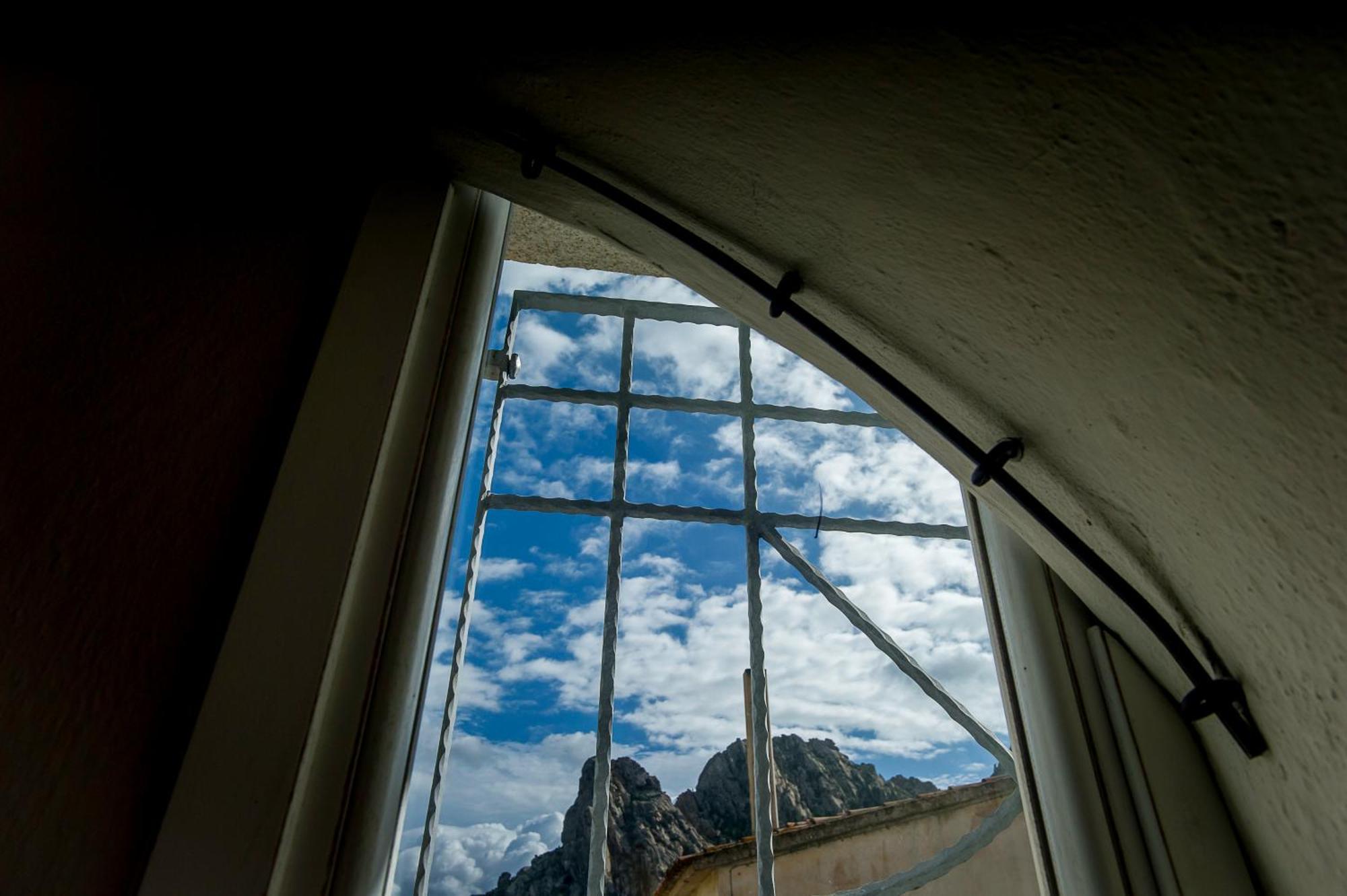 Antica Dimora La Corona San Pantaleo Bagian luar foto