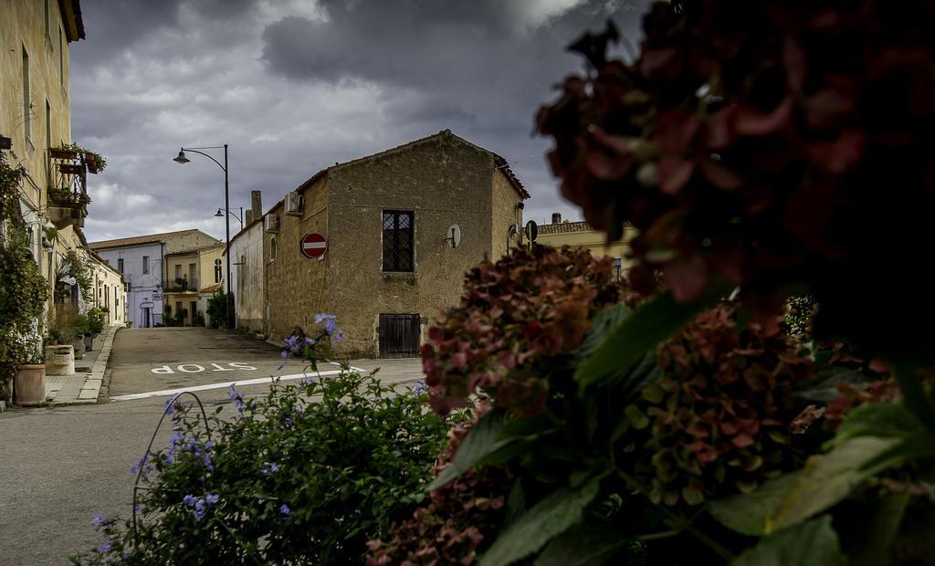 Antica Dimora La Corona San Pantaleo Bagian luar foto