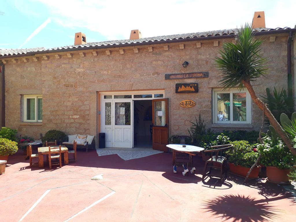 Antica Dimora La Corona San Pantaleo Bagian luar foto
